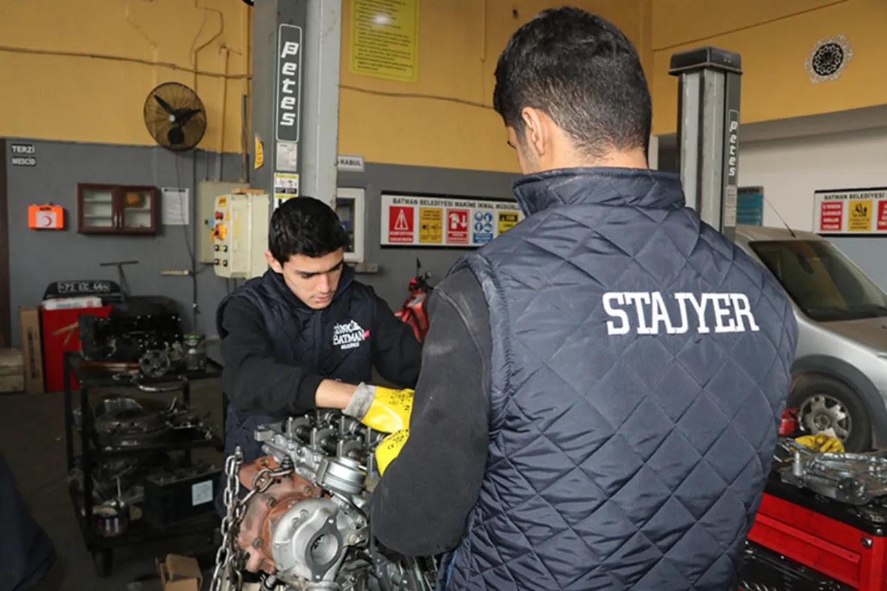 Staj ve çıraklıkta emeklilik adaletsizliği: Beyaz yakaya hak, mavi yakaya yasak!