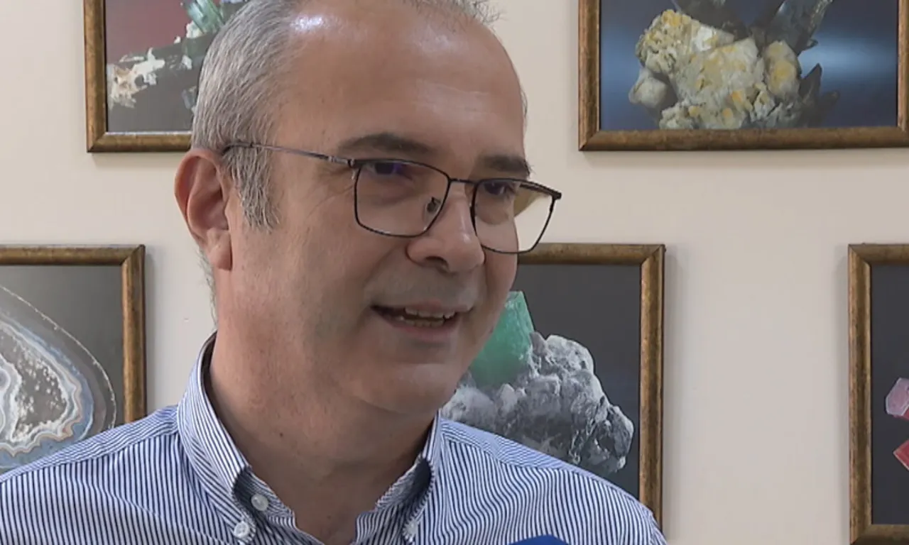 Su aktıkça altın geliyor! Bin bir emekle topluyorlar, günde 5 gram bulan bile çıkıyor