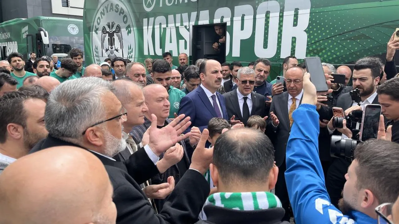 Konyaspor, maçın oynanacağı Antalya'ya uğurlandı.