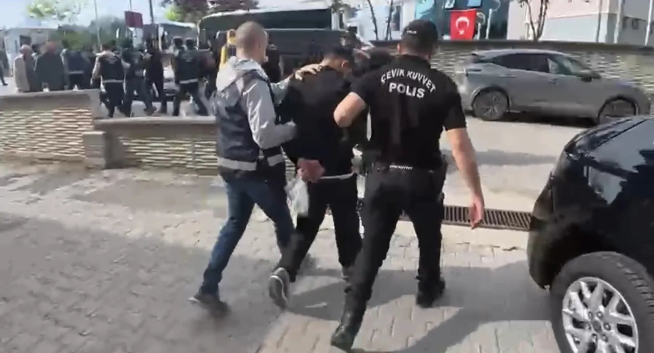 Yasa dışı bahse bir darbe daha! 360 milyonluk para trafiği ifşa oldu, 8 gözaltı