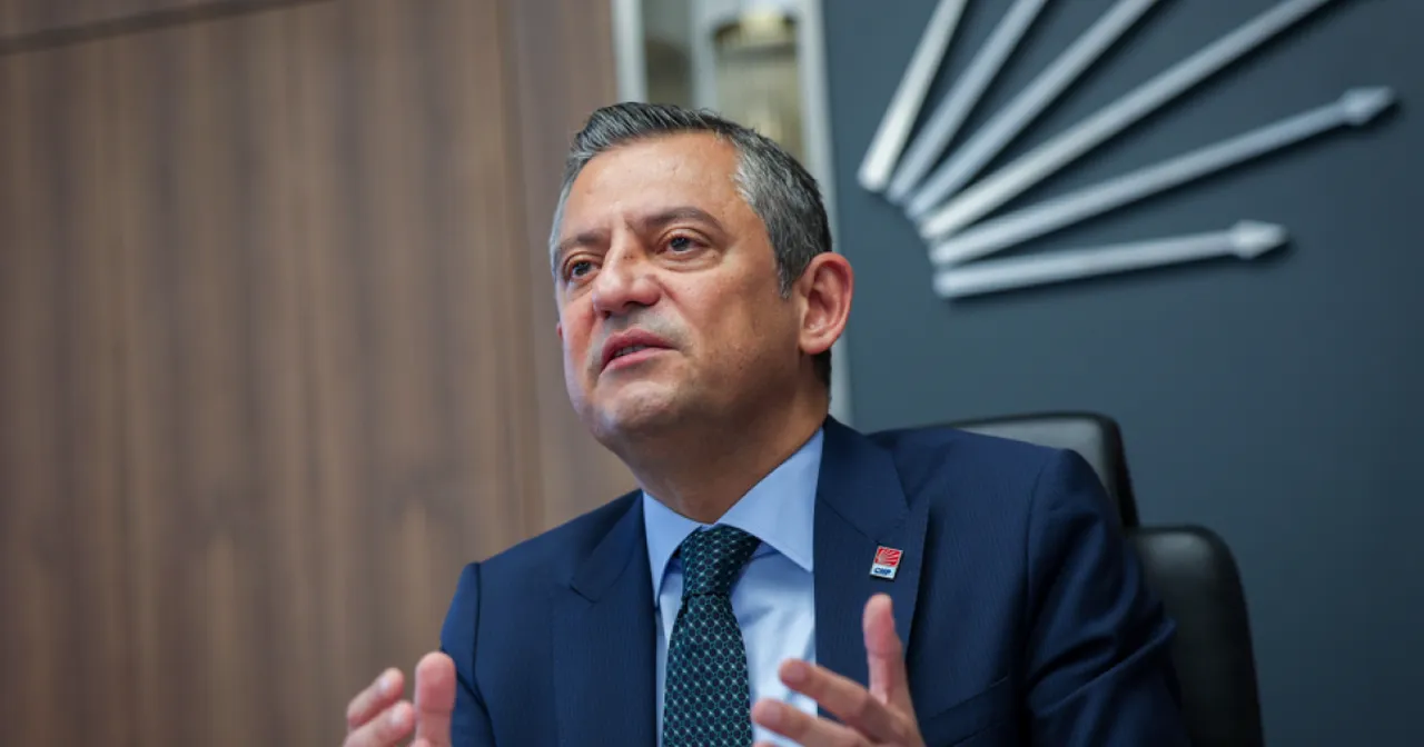 CHP'den 'mutlak butlan' sonrası karar! Olağanüstü MYK, Özgür Özel başkanlığında toplandı