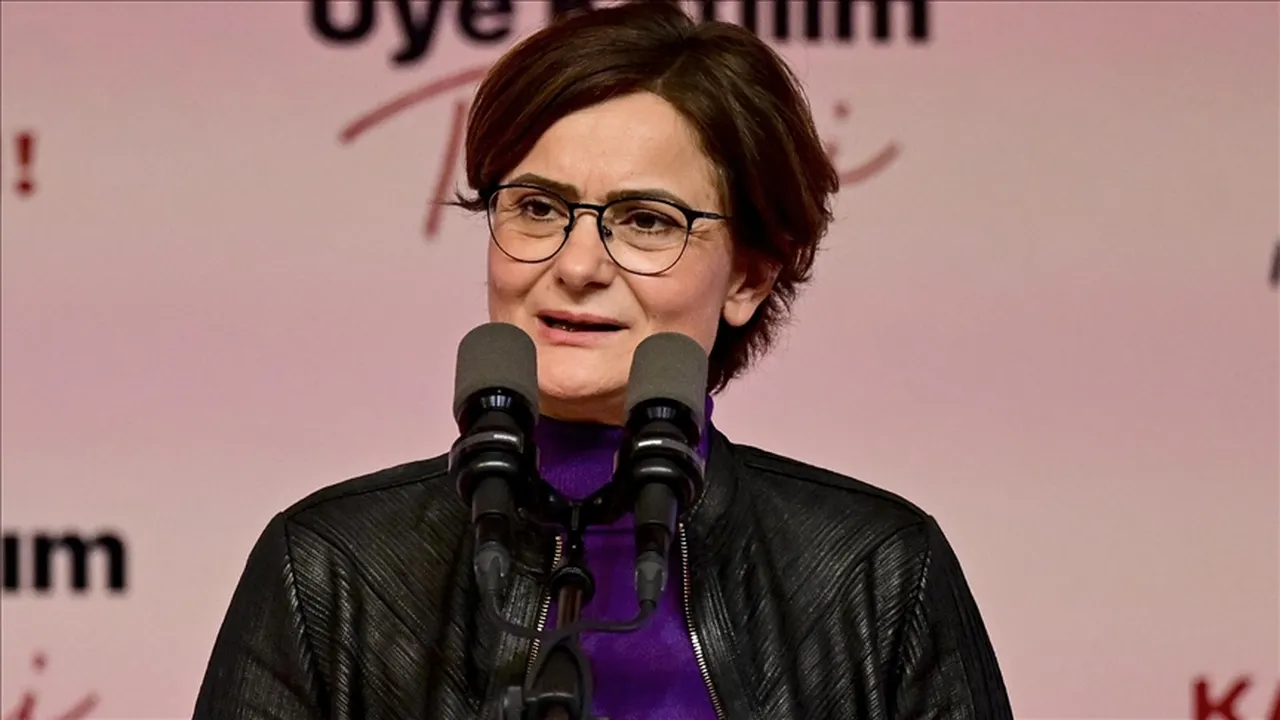 Cumhurbaşkanına hakaret davasında eski CHP’li başkan Canan Kaftancıoğlu hakkında ‘zorla getirme’ kararı!
