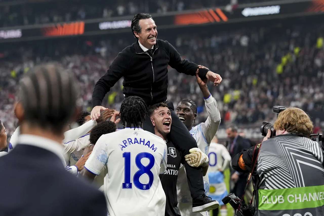 Emiliano Martinez - Unai Emery