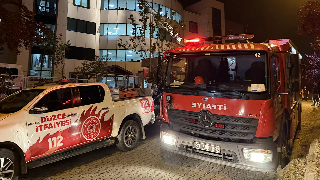 Düzce’de huzurevinde yangın! 54 kişi tahliye edildi