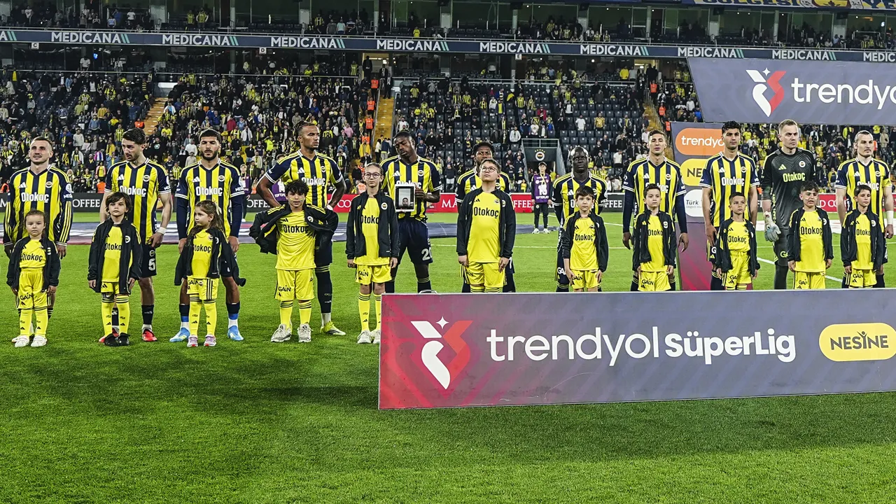 Fenerbahçeli oyuncu teklifleri değerlendiriyor: Veda için seçim bekleniyor