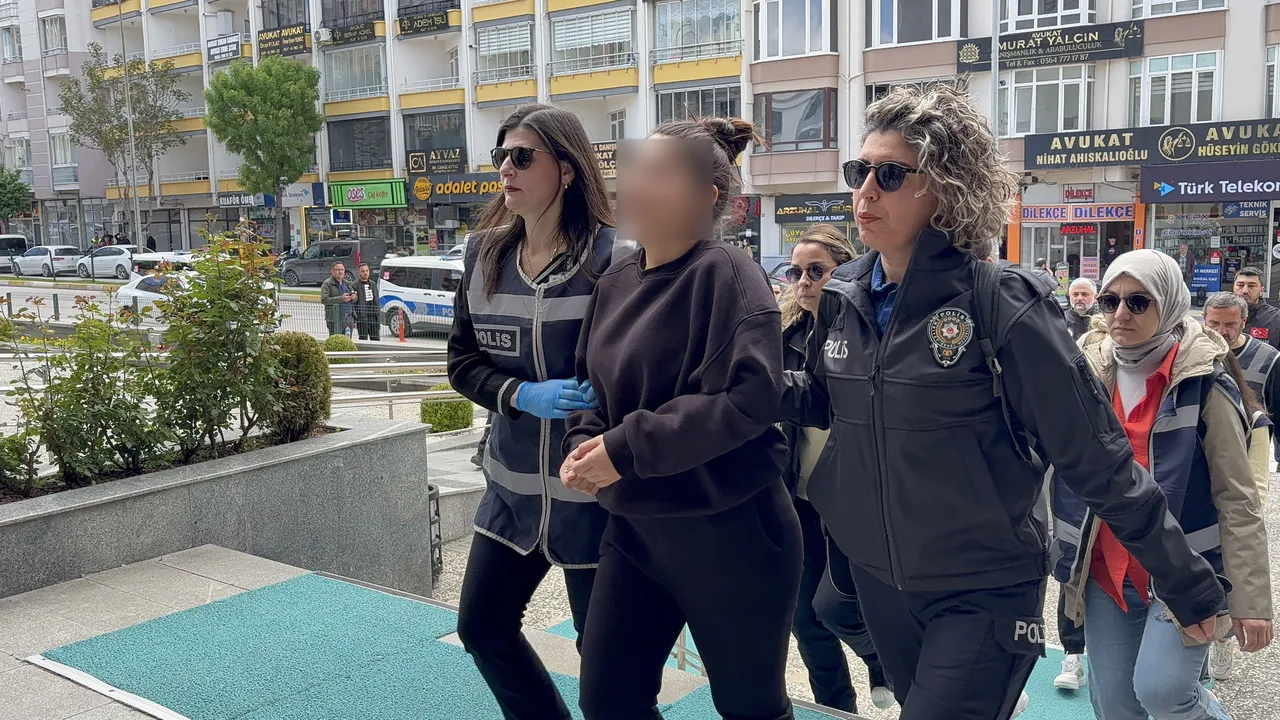 Güzellik salonunda akılalmaz tuzak! Kimsenin farkına varmadığı yöntemle 425 binlik vurgun yaptılar