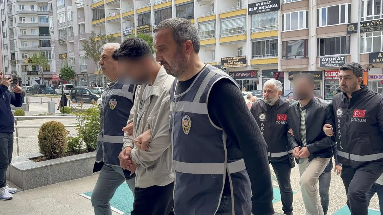Güzellik salonunda vurgun! Müşterilerin telefonundan kredi çekmişler