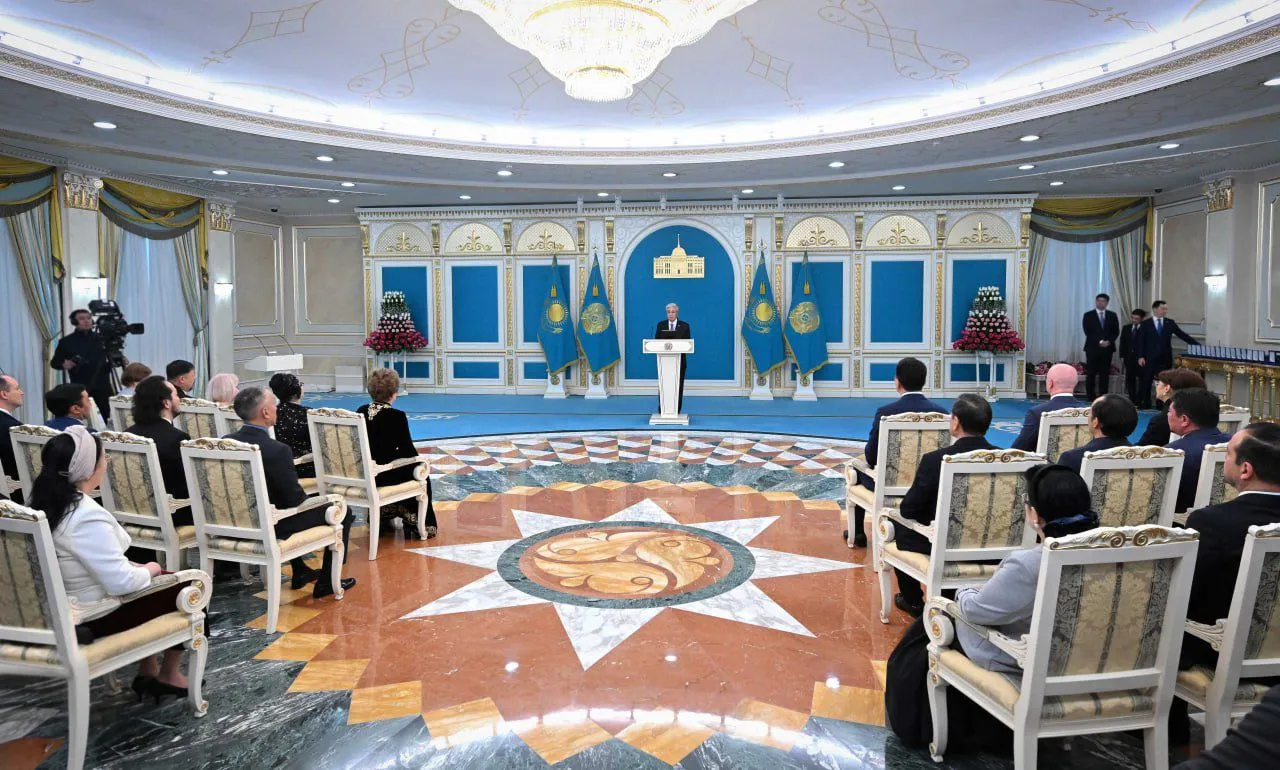 Kazakistan’da AK Parti Genel Başkan Yardımcısı Zorlu’ya Dostluk Nişanı takdim edildi