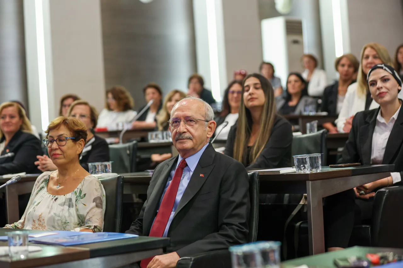 Kılıçdaroğlu 'mutlak butlan' kararını nasıl öğrendi? İki isim eğilip elini öptü