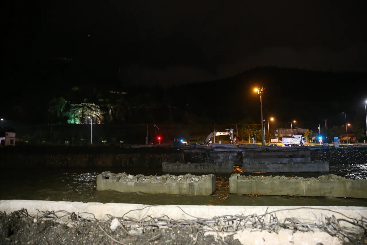 Tokat diken üstünde! 15 bin kişi tahliye edildi, Yeşilırmak Nehri'nde taşkın riski