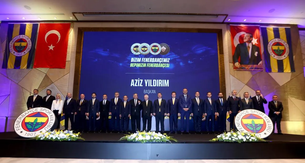 Aziz Yıldırım, yönetim kurulunu tanıttığı lansman düzenledi.