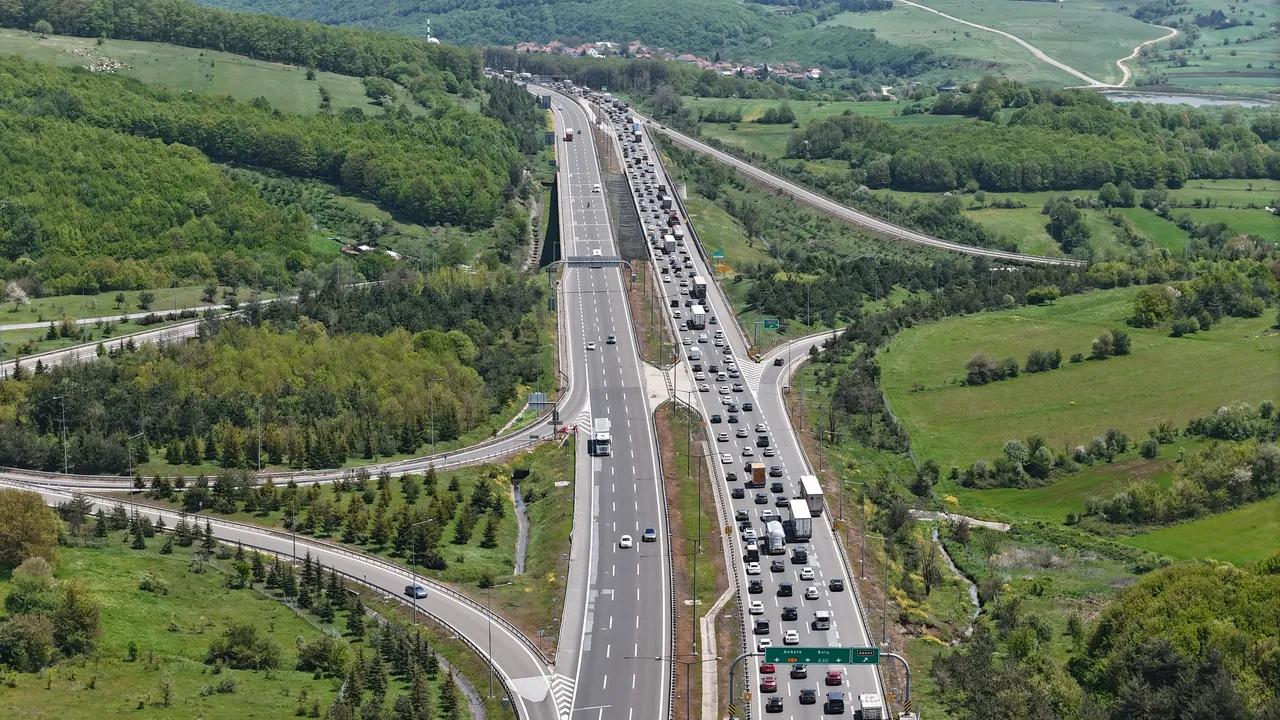 Bayram trafiği erken başladı! Yollarda uzun kuyruklar oluştu