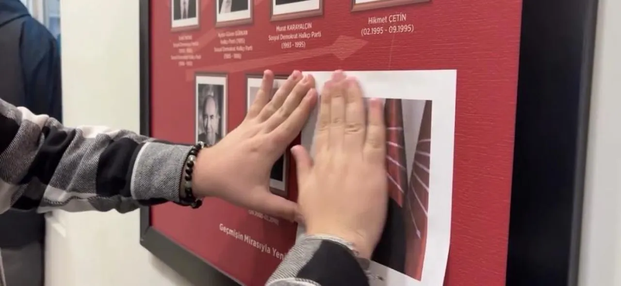 CHP Gençlik Kolları'ndan Kılıçdaroğlu'na fotoğraflı tepki