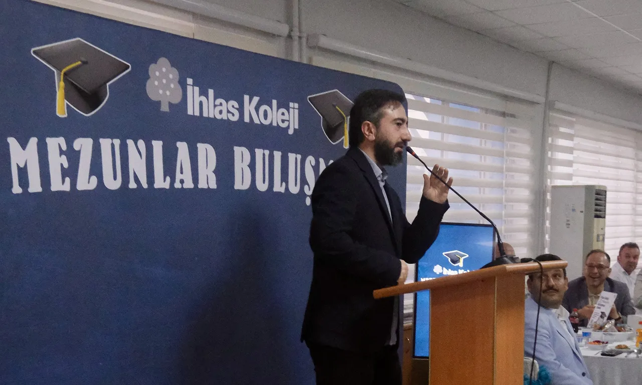 İhlas Koleji'nde 30. yıl sevinci... Hakkı Okur: Geçmişte diktiğimiz fidanlar bugün dev çınarlara dönüştü