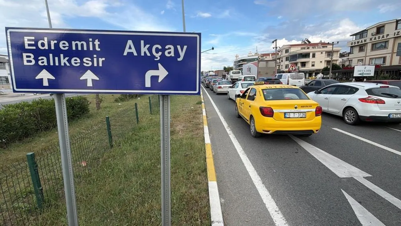 Kuyruk uzadıkça uzadı! Emniyet alarma geçti, mesaisi biten oraya akın etti