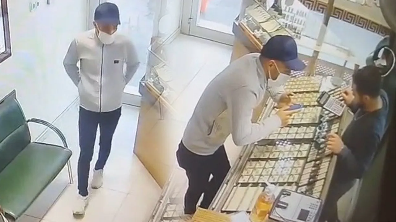 Kuyumcudan pırlanta çalıp kaçan şahıstan pes dedirten ifade! Eşine sürpriz yapacakmış