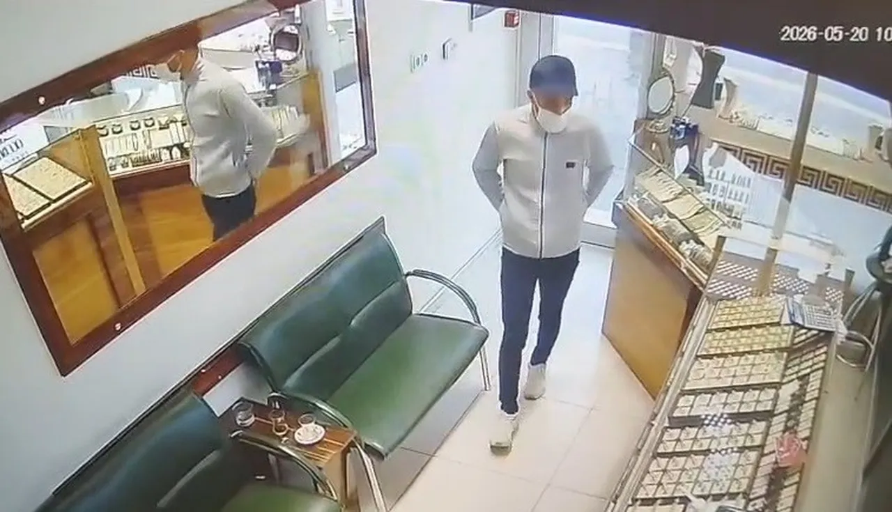 Kuyumcudan pırlanta çalıp kaçan şahıstan pes dedirten ifade! Eşine sürpriz yapacakmış
