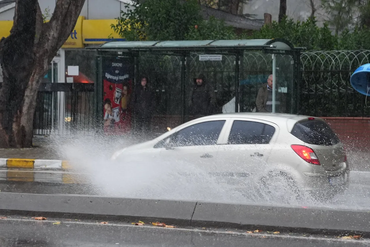 Marmara, Ege, Akdeniz... Meteoroloji uyardı; sağanak yağış göz açtırmayacak