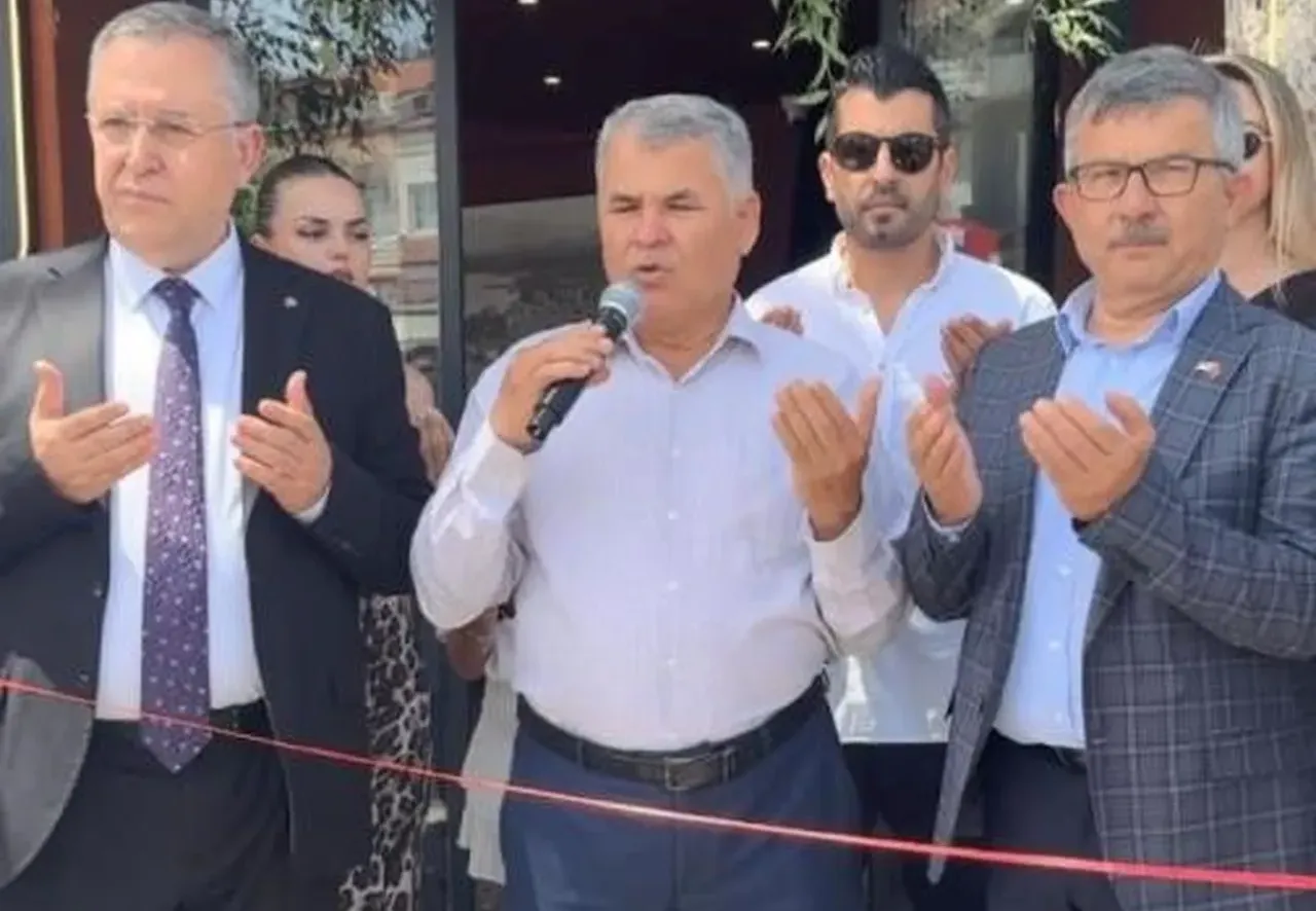 Meyhaneyi dualarla açan imamdan yeni açıklama… “Allah’tan affımı diliyorum”