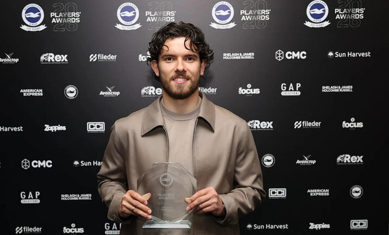 Brighton'da "sezonun en iyisi" Ferdi Kadıoğlu, "Bu ödülü kazandığım için gerçekten çok mutluyum, benim için anlamı çok büyük" dedi.