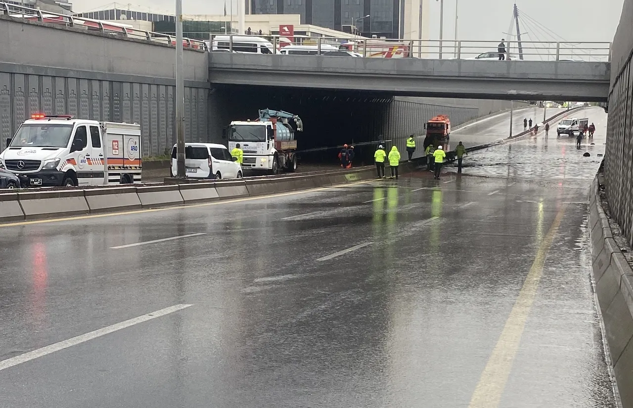 Sürücüler dikkat! En yoğun bayram yolunda yağış riski