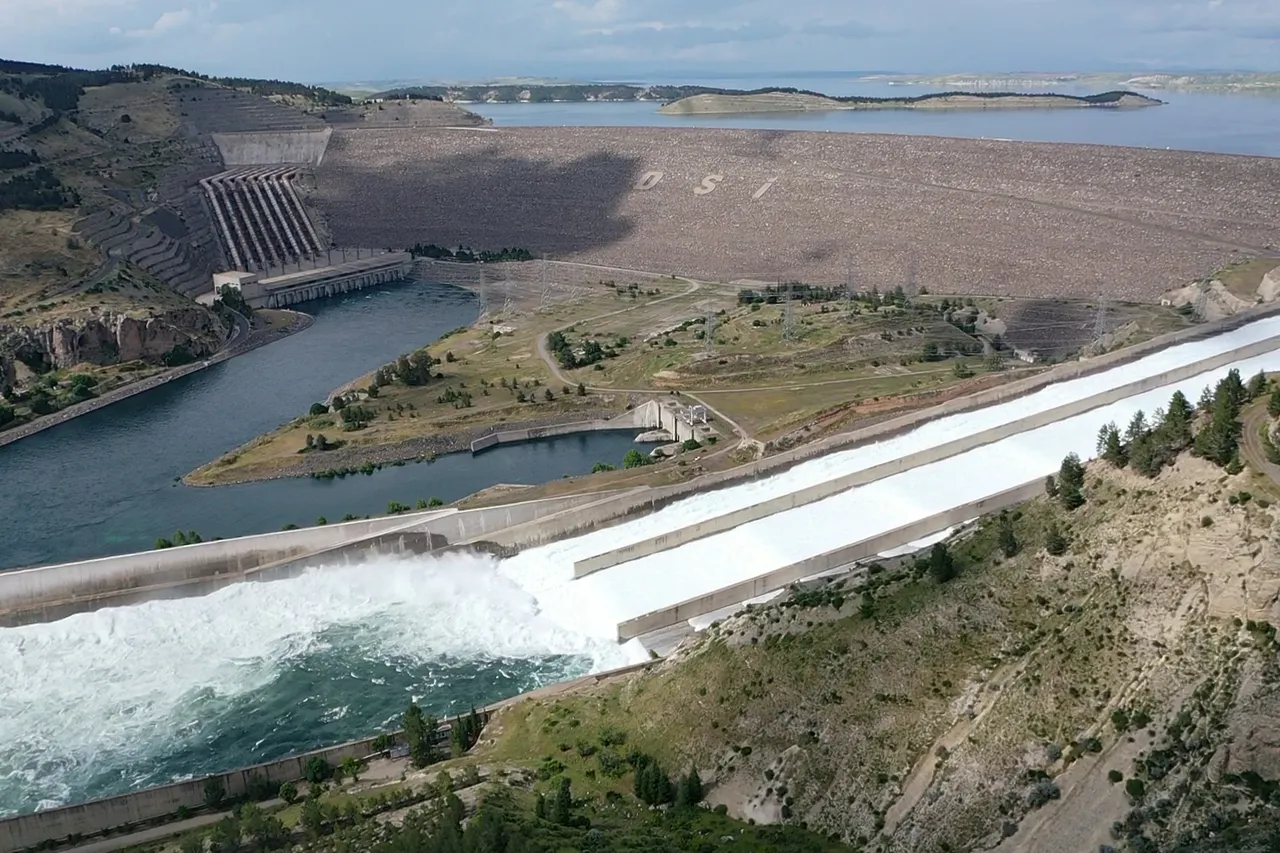 Türkiye'nin en büyük barajı doldu, kapaklar 7 yıl sonra ilk kez açıldı