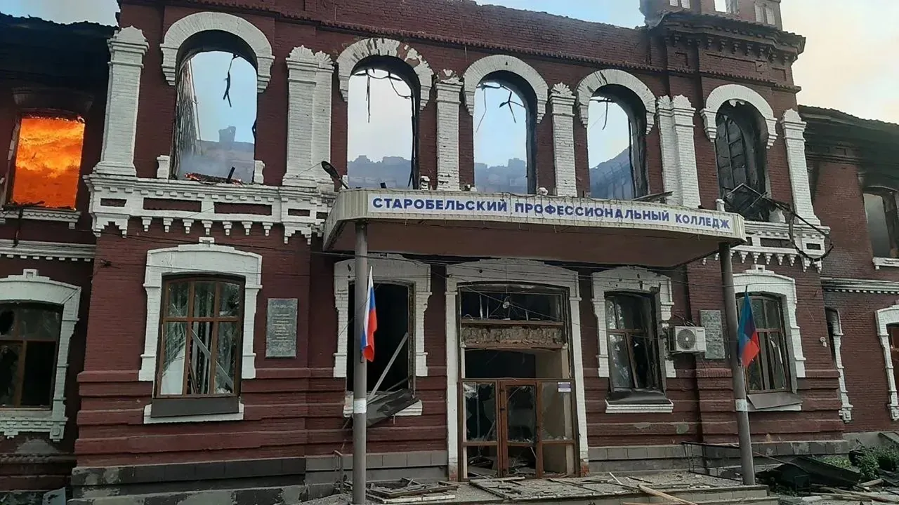 Ukrayna İHAsı Luhanskta bir okula düştü! Ölü ve yaralı öğrenciler var