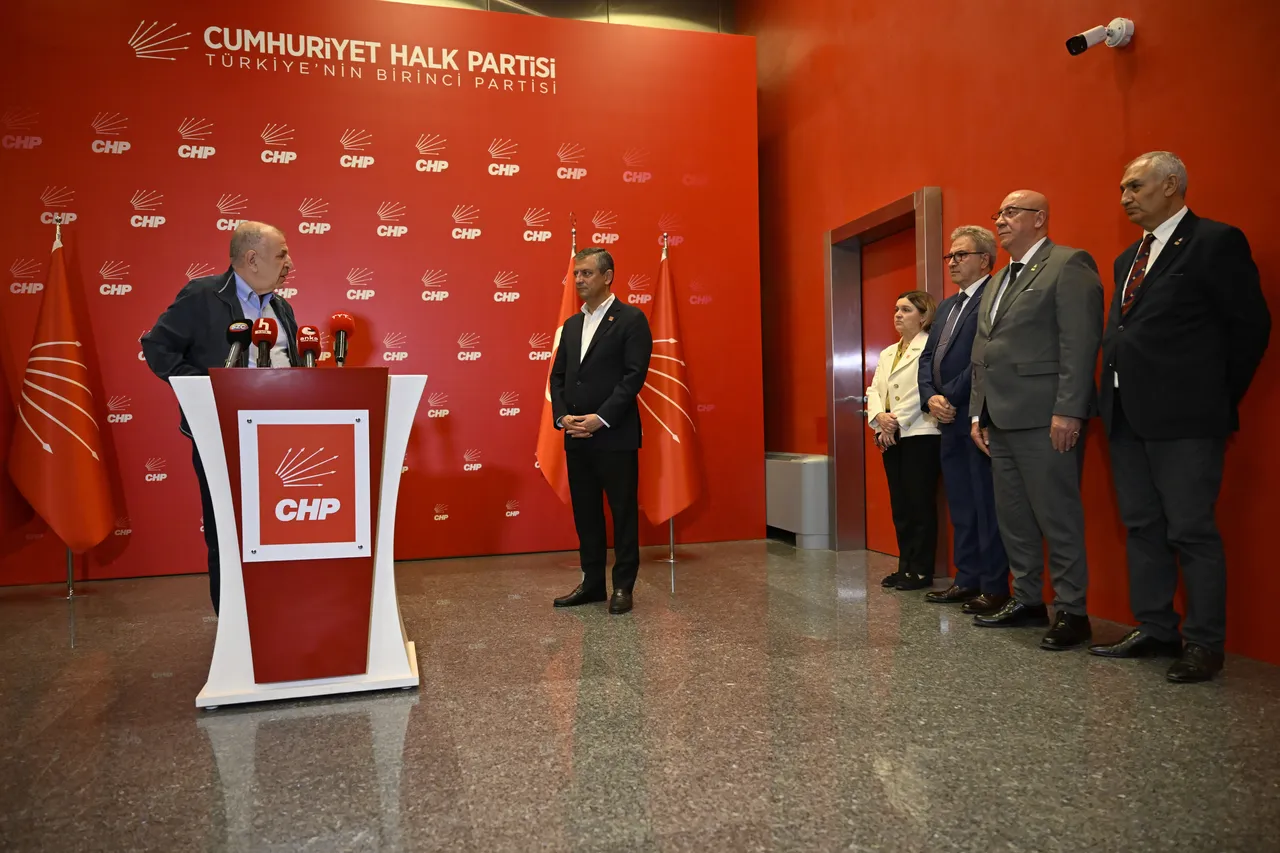 Ümit Özdağ'dan Özgür Özel'e ziyaret! 'Biz de bu mücadelenin içerisindeyiz'