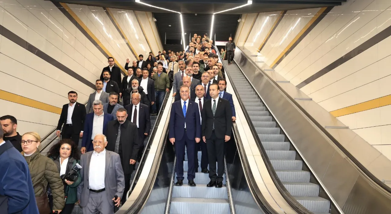 Üsküdar-Sultanbeyli metro hattı açıldı! Bayram tatilinde ücretsiz