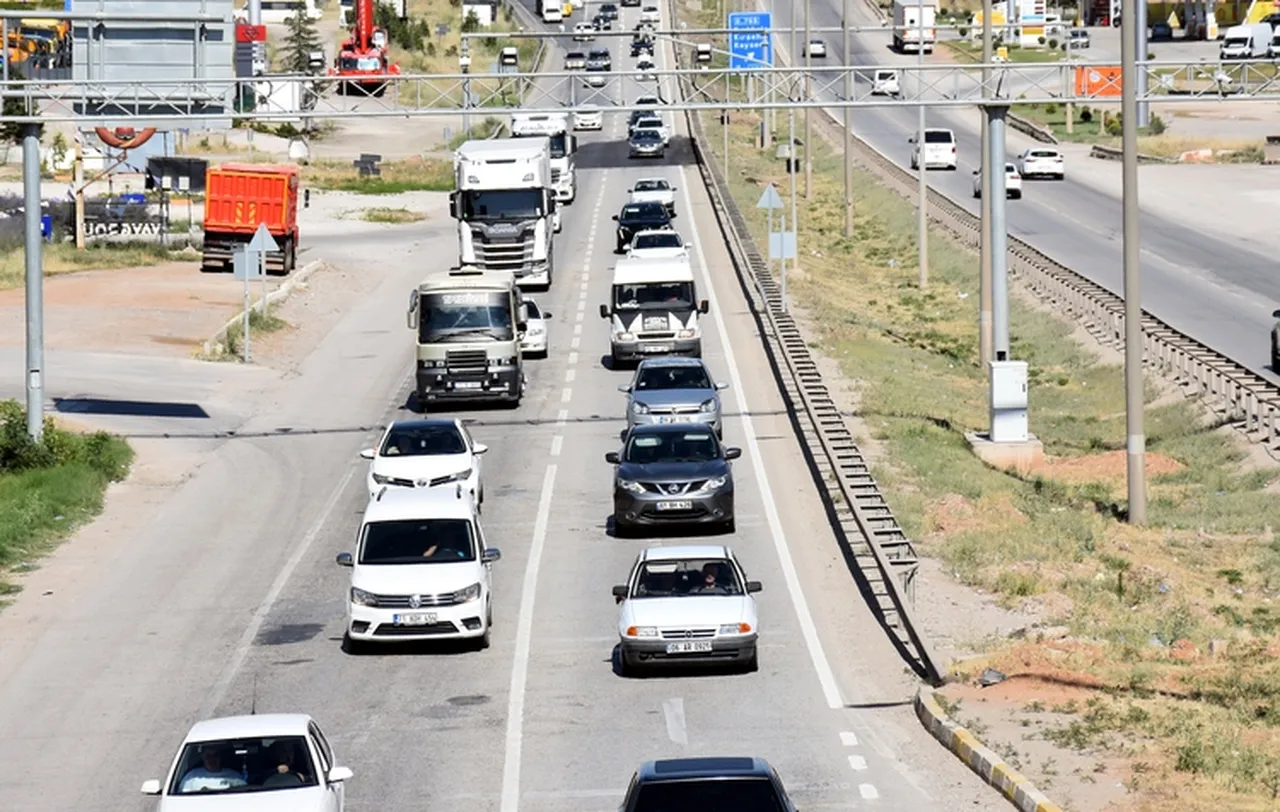 Uzun yol kabusa dönmesin! Bayramda yola çıkacaklar dikkat etmesi gerekenler
