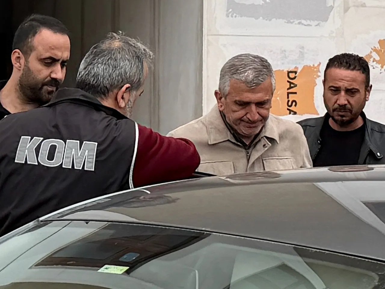 Akçakoca Belediye Başkanı Fikret Albayrak tutuklandı