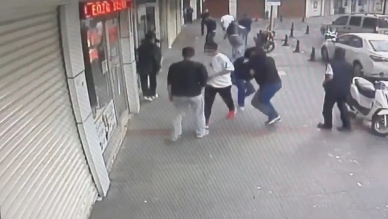 Gaziantep'te silahlı çatışma! Çok sayıda yaralı var, o anlar kamerada