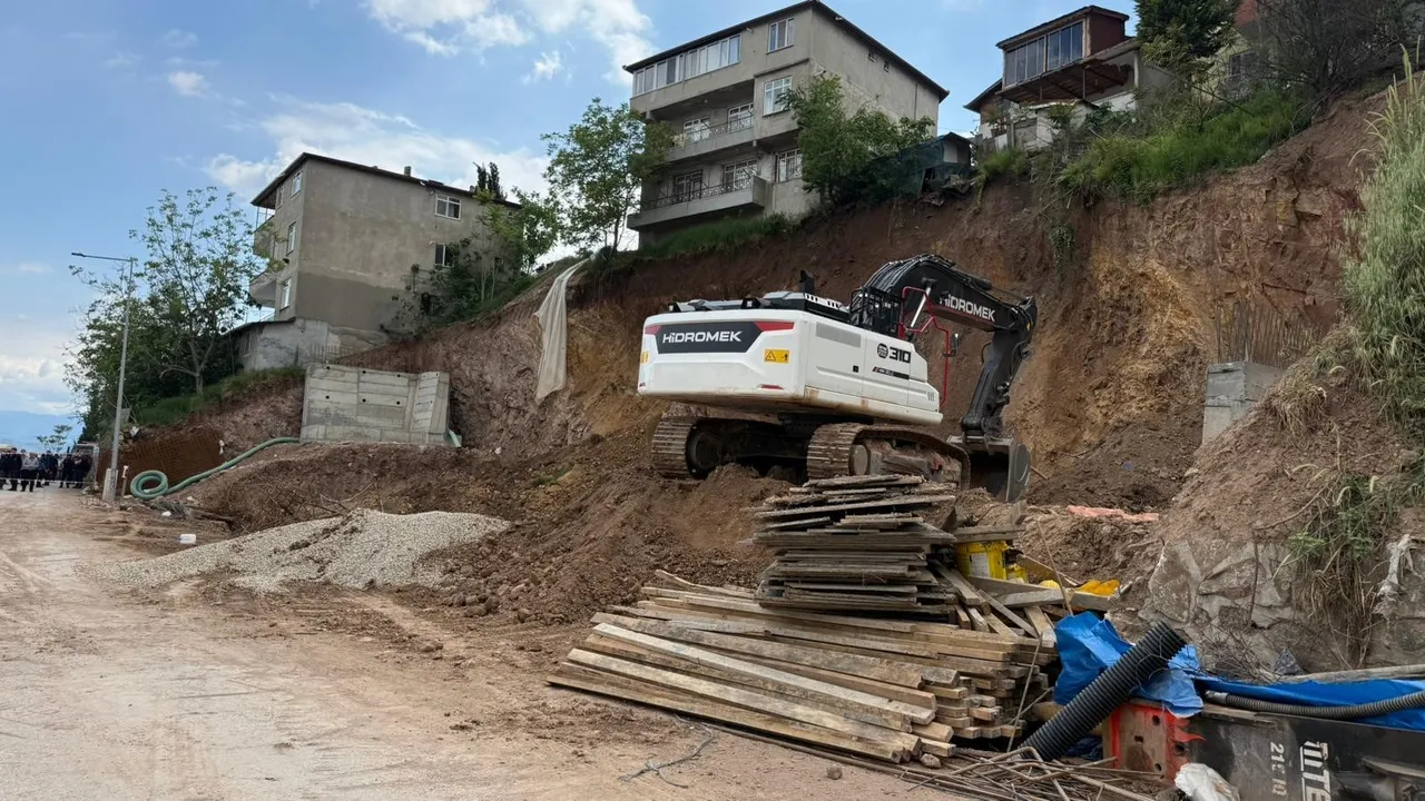 Kocaelide 56 kişiyi evinden etmişlerdi... Ceza gecikmedi, o şantiyenin kapısına kilit vuruldu!