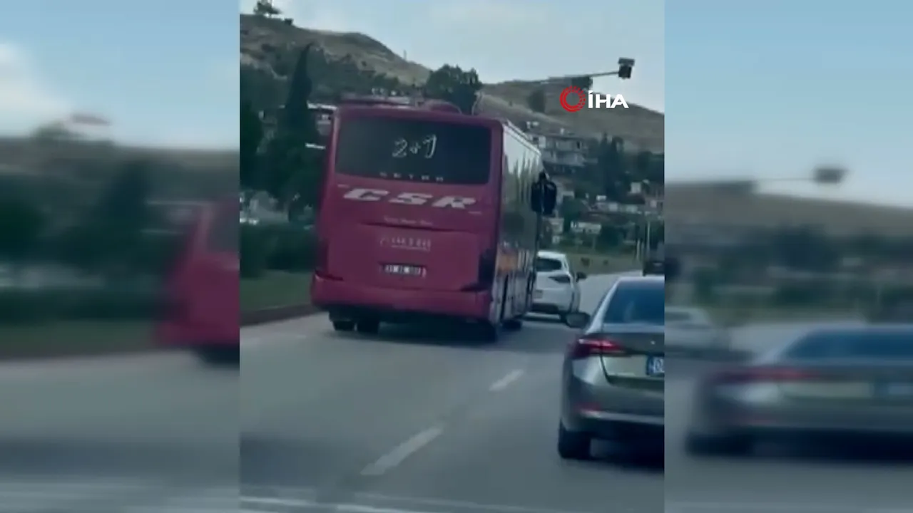 Otomobilleri kornayla sıkıştırdı! Yolcu otobüsünün tehlikeli ilerleyişi pes dedirtti
