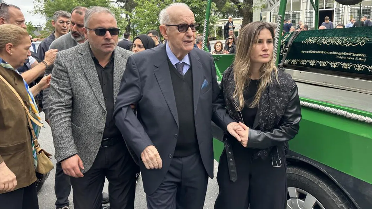 Şenes Erzik'in acı günü: Eşi Dilek Erzik son yolculuğuna uğurlandı