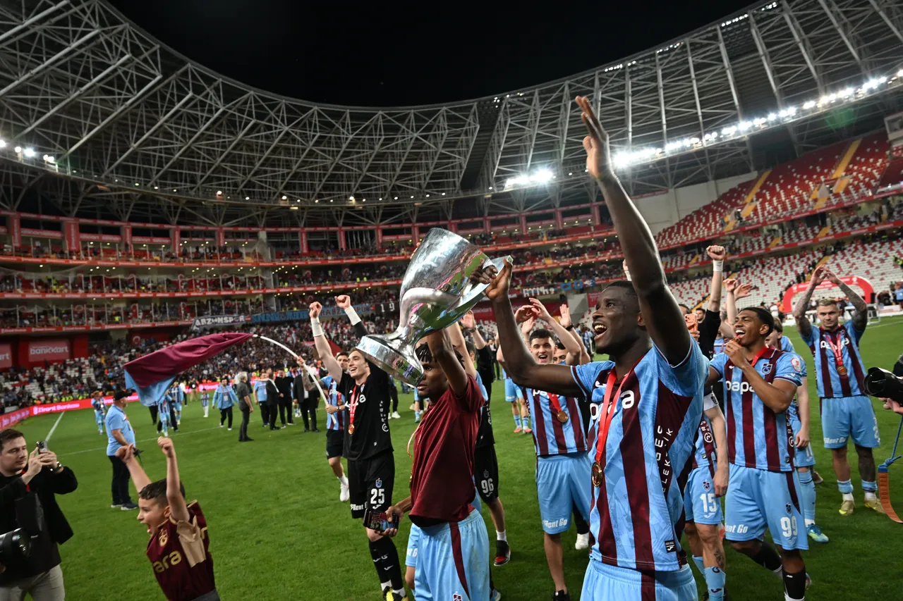 Sıra geldi Avrupa'ya! Kupa şampiyonu Trabzonspor çıtayı yükseğe koydu