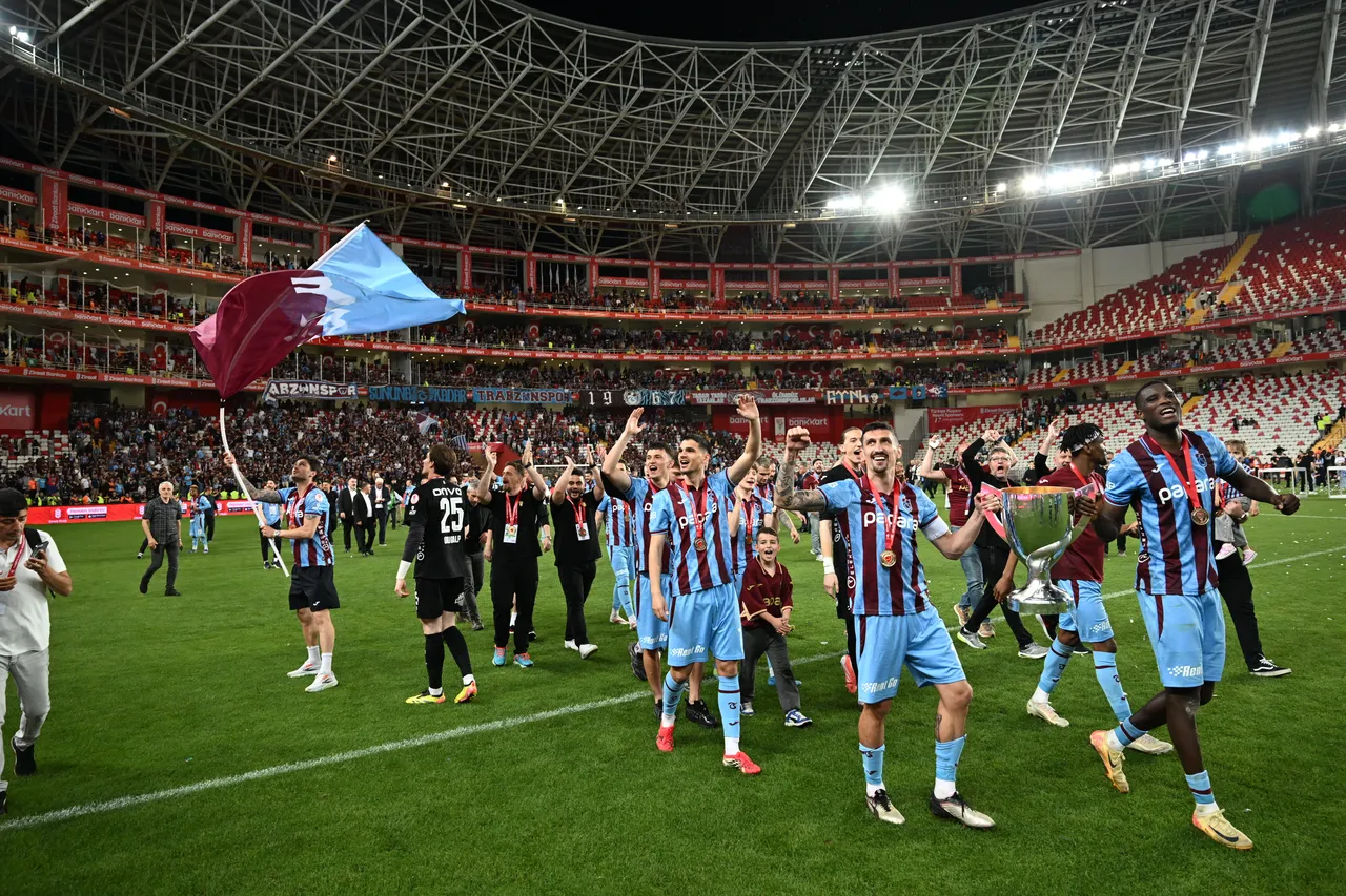 Sıra geldi Avrupa'ya! Kupa şampiyonu Trabzonspor çıtayı yükseğe koydu