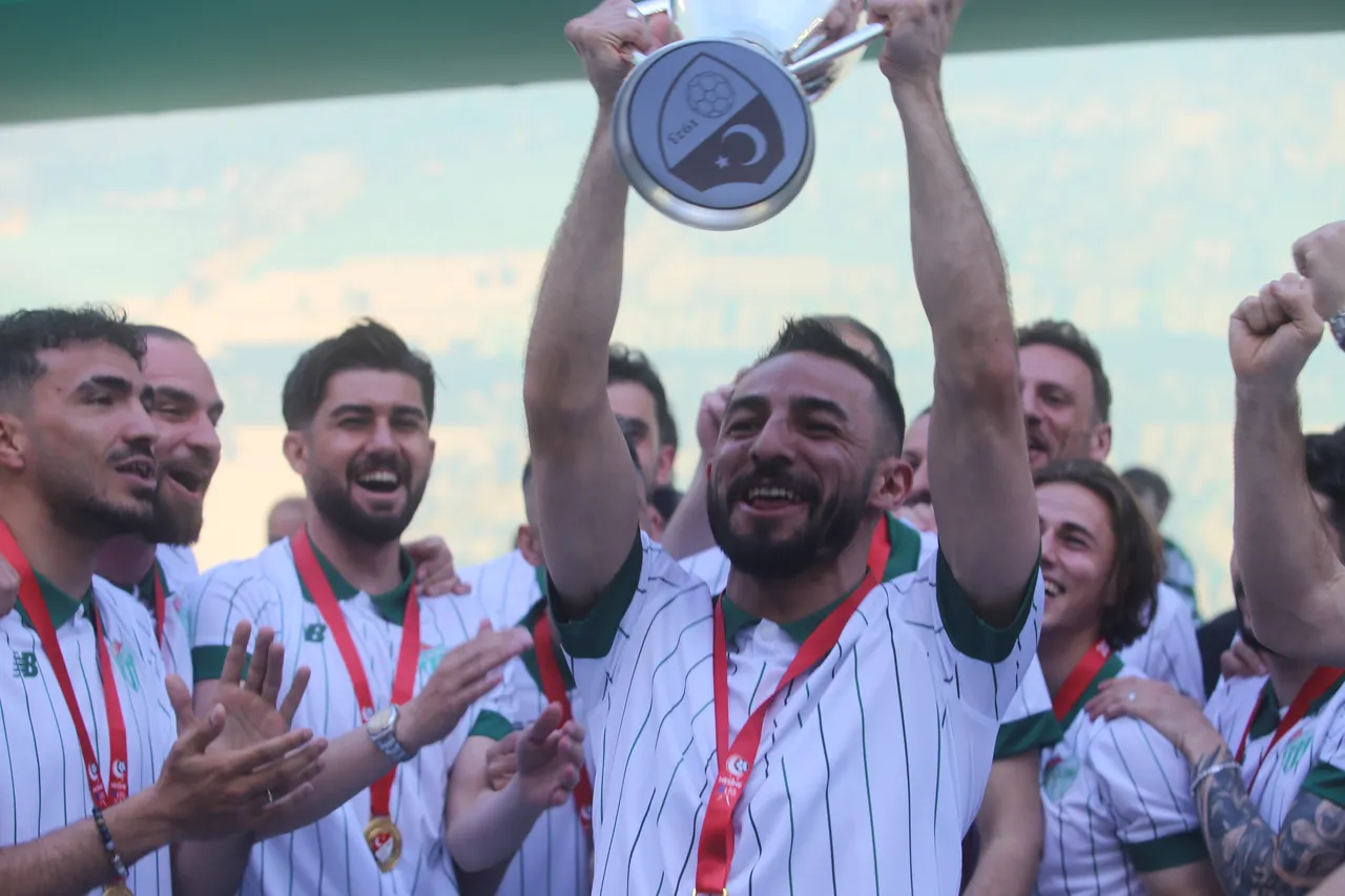 Timsah bombayı patlattı! Bursaspor'da tam 4 yıl sonra bir ilk...