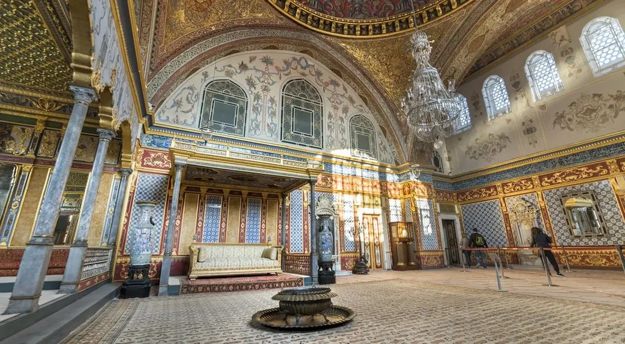 Topkapı Sarayı bayramda açık mı? 2026 Dolmabahçe, Yıldız, Beylerbeyi Sarayı Kurban Bayramı ziyaret gün ve saatleri