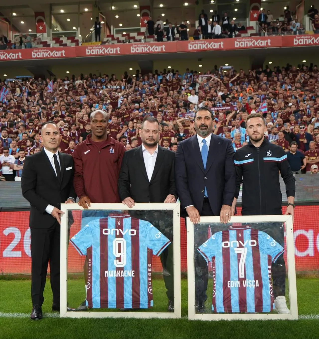 Edin Visca ve Anthony Nwakaeme'ye veda töreni