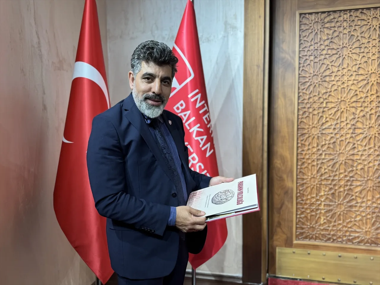 Rektör Prof. Dr. Lütfi Sunar
