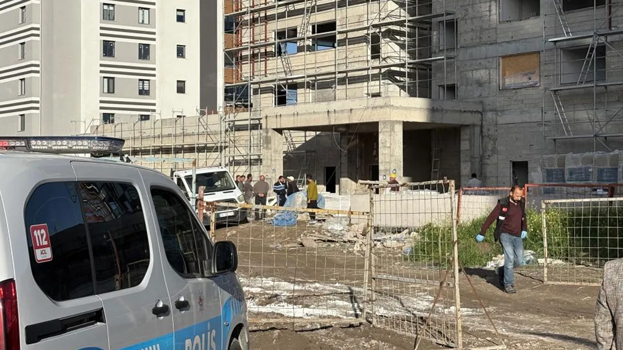 Kayseri'de feci iş kazası! Yük asansöründeki mermer başına düştü