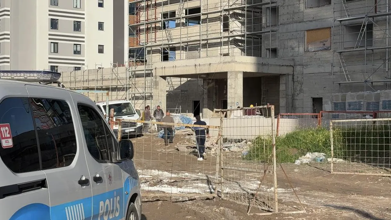 Kayseri'de feci iş kazası! Yük asansöründeki mermer başına düştü