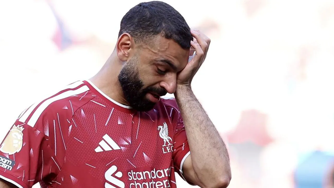 Liverpool'da iki efsane isim veda etti! Salah gözyaşlarını tutamadı