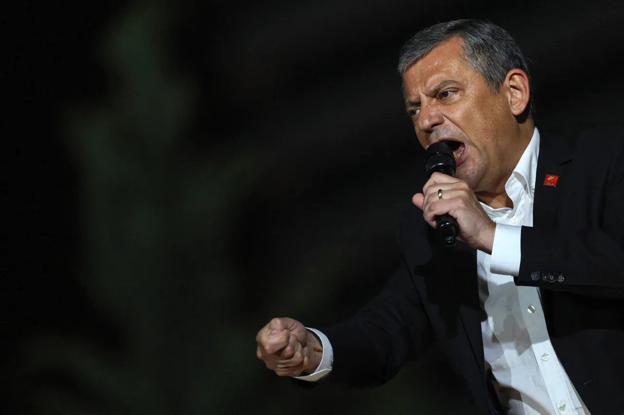 Özel’in partiden ihraç korkusu! Önünde üç seçenek var