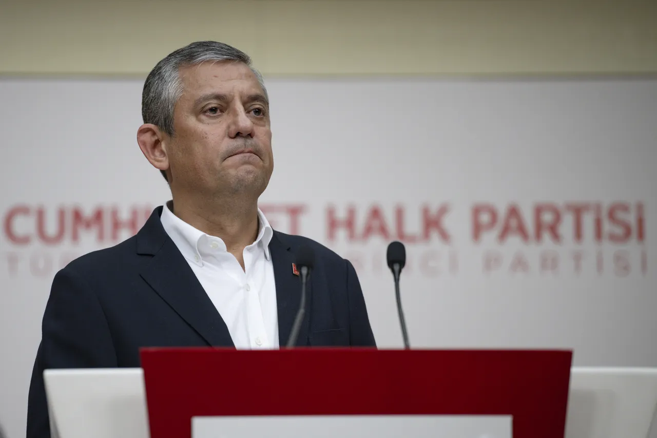 Özel’in partiden ihraç korkusu! Önünde üç seçenek var