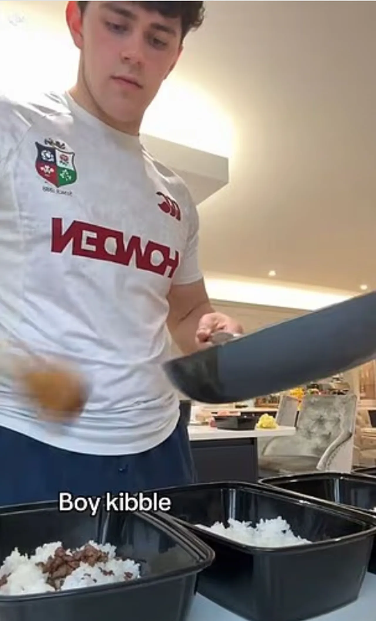 Sosyal medyayı sallayan ‘erkek maması’ trendi! Uzmanlar felaket reçetesi diyerek uyardı
