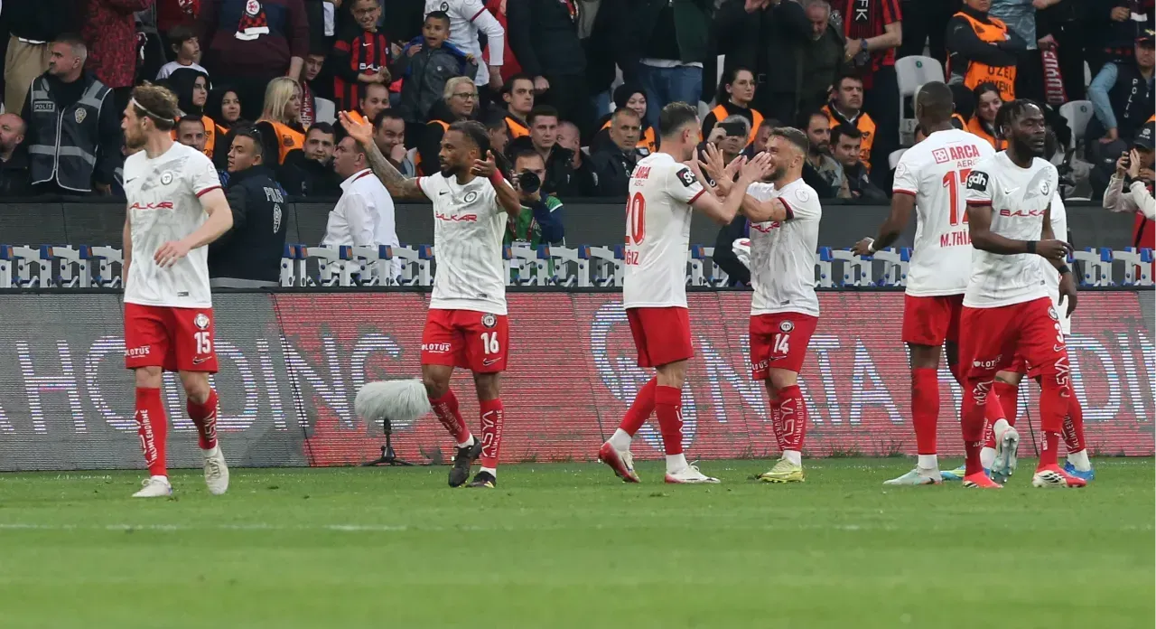 TARİHLERİNDE BİR İLK!