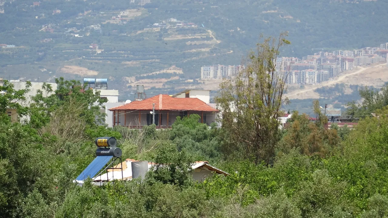 Suya gömülen evi mezarı oldu! Hatay’da sel sonrası kahreden görüntü!