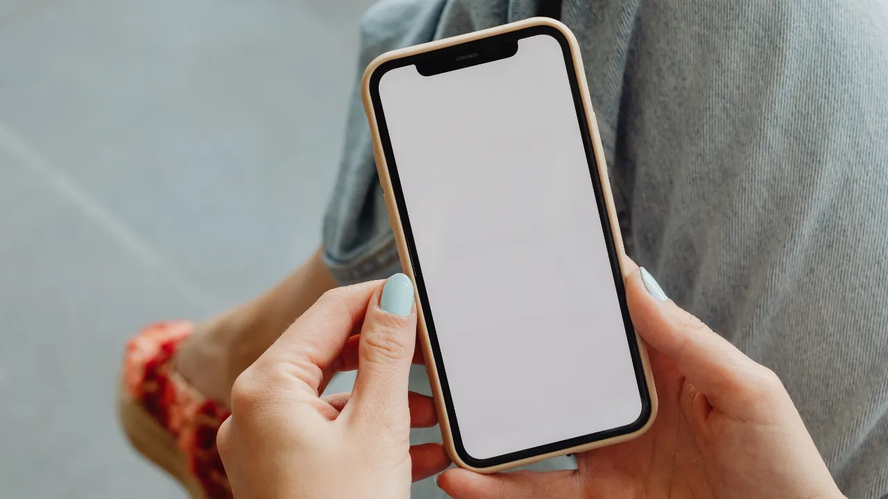 Telefonunu karıştırdığı için kardeşini bıçaklamıştı! Cani ablaya pes dedirten ceza
